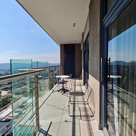 Menlyn Maine Apartments Pretoria-Noord Esterno foto