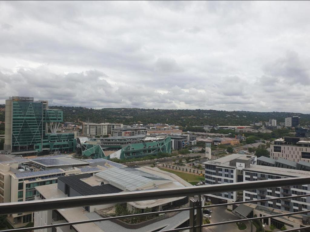 Menlyn Maine Apartments Pretoria-Noord Esterno foto