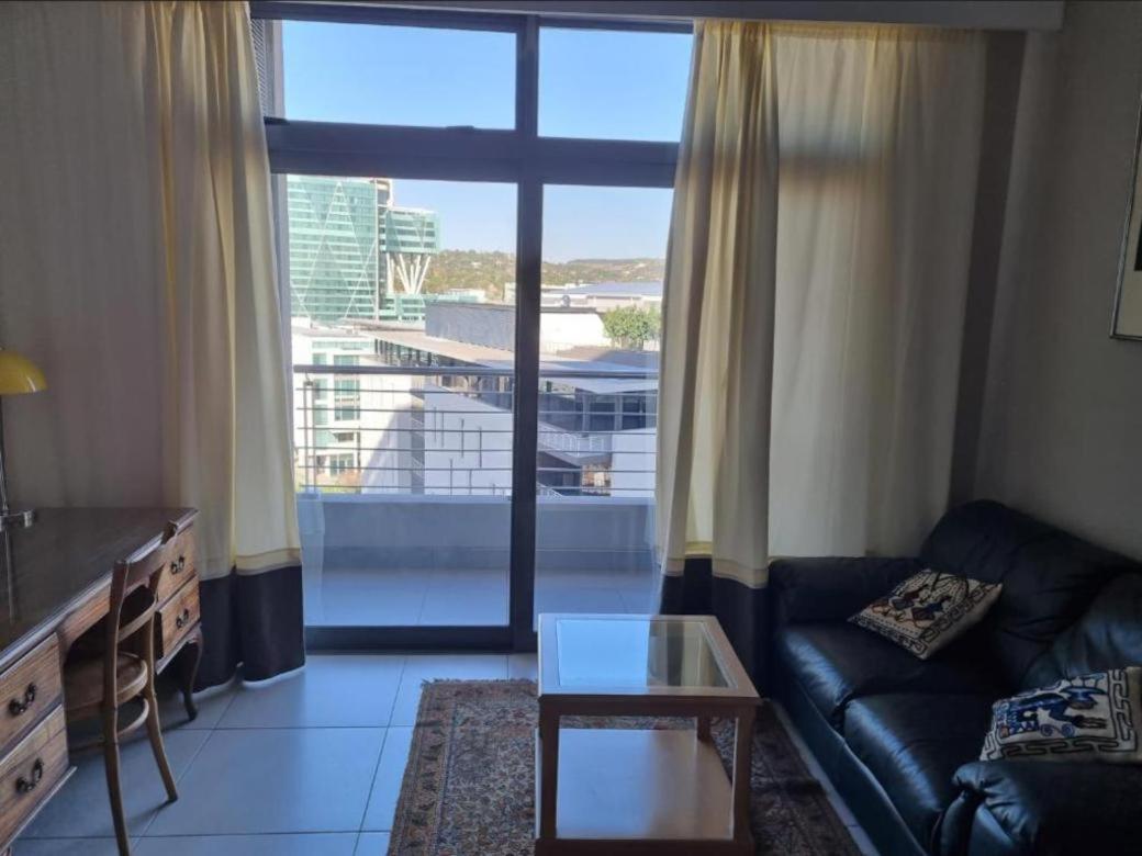 Menlyn Maine Apartments Pretoria-Noord Esterno foto