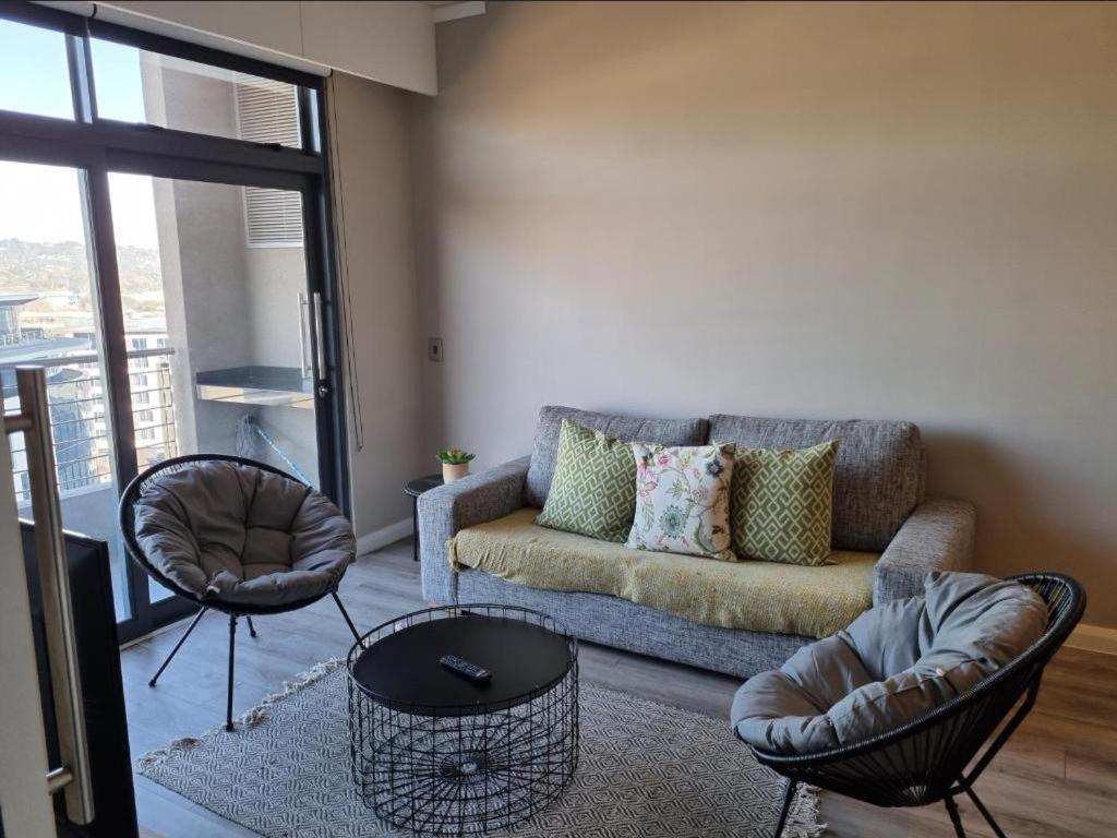 Menlyn Maine Apartments Pretoria-Noord Esterno foto