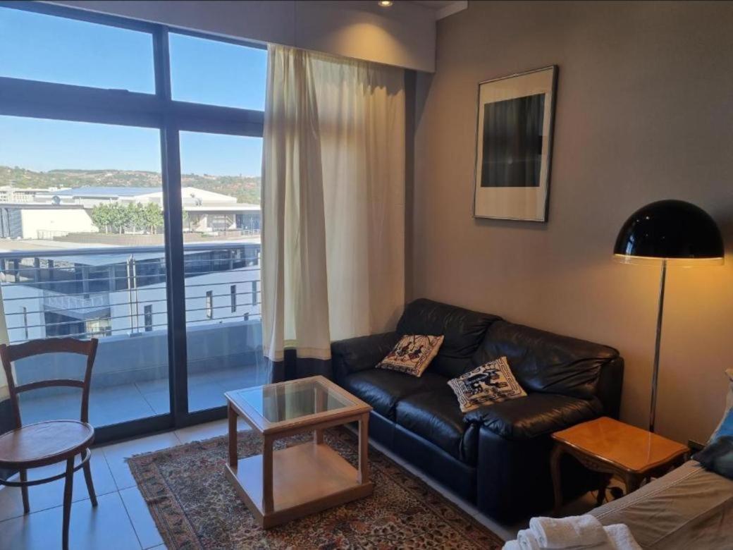 Menlyn Maine Apartments Pretoria-Noord Esterno foto