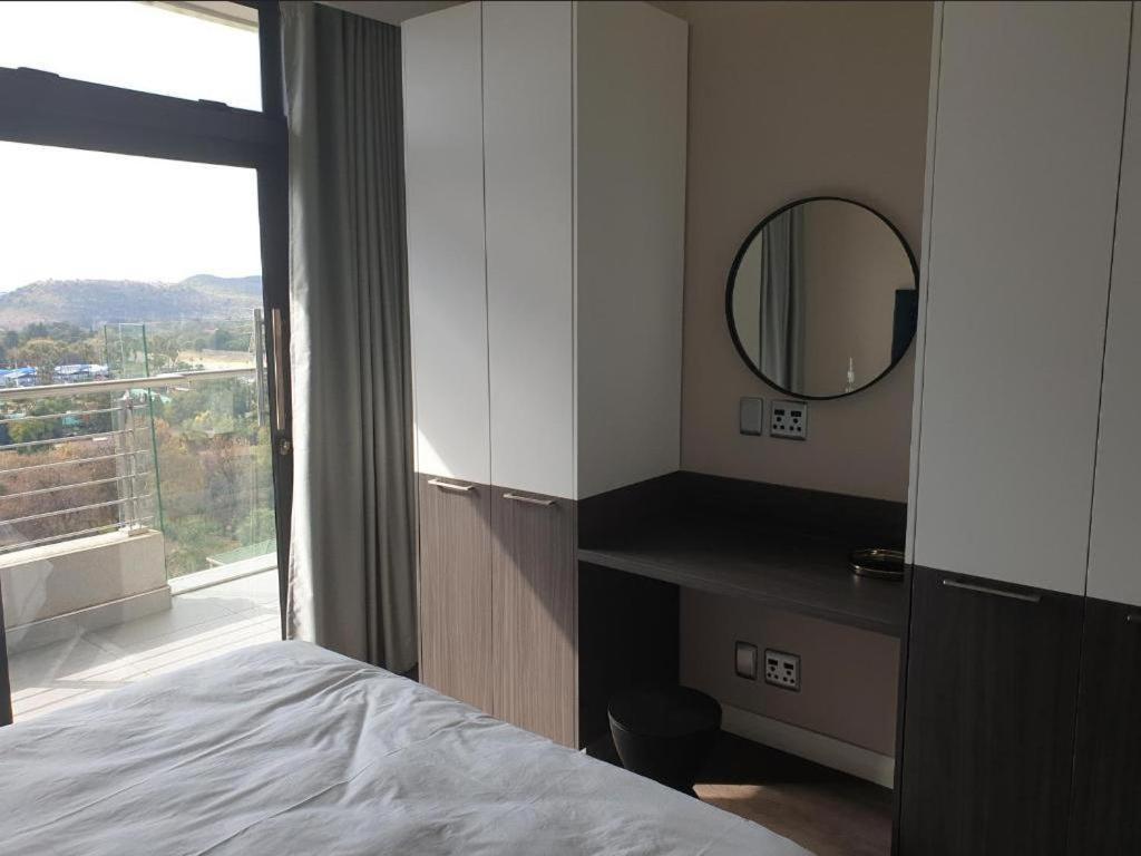 Menlyn Maine Apartments Pretoria-Noord Esterno foto