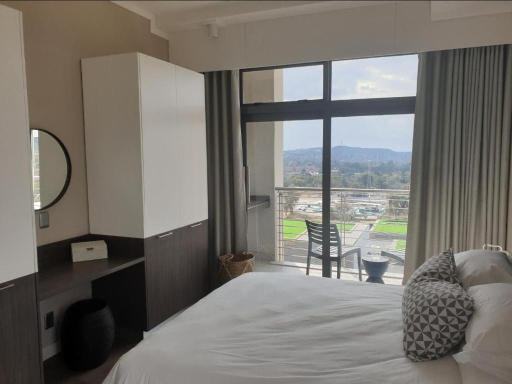 Menlyn Maine Apartments Pretoria-Noord Esterno foto