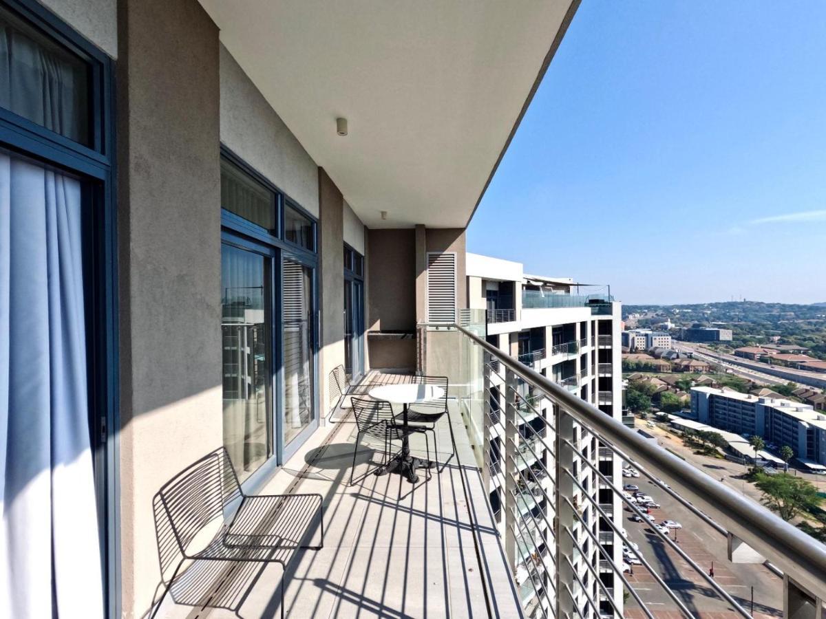 Menlyn Maine Apartments Pretoria-Noord Esterno foto