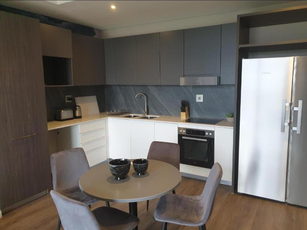 Menlyn Maine Apartments Pretoria-Noord Esterno foto