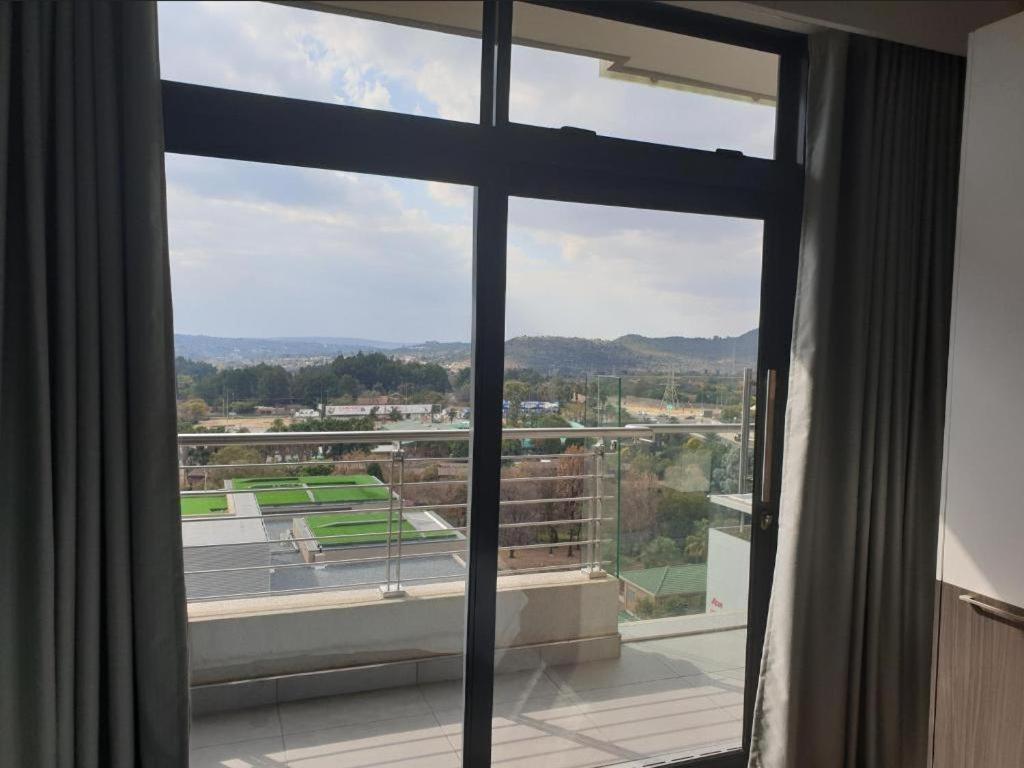 Menlyn Maine Apartments Pretoria-Noord Esterno foto