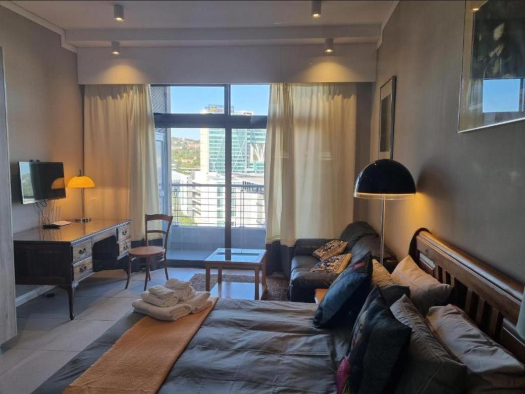 Menlyn Maine Apartments Pretoria-Noord Esterno foto